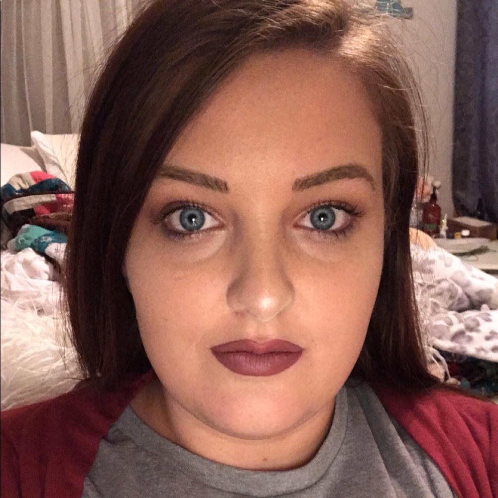 Meet your Posher, Lea